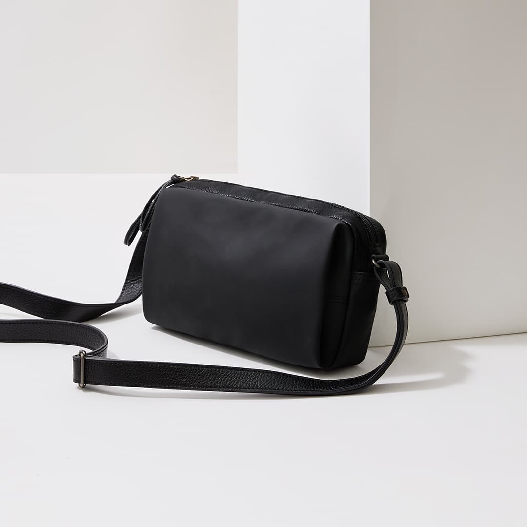 Blind Soccer Shoulder