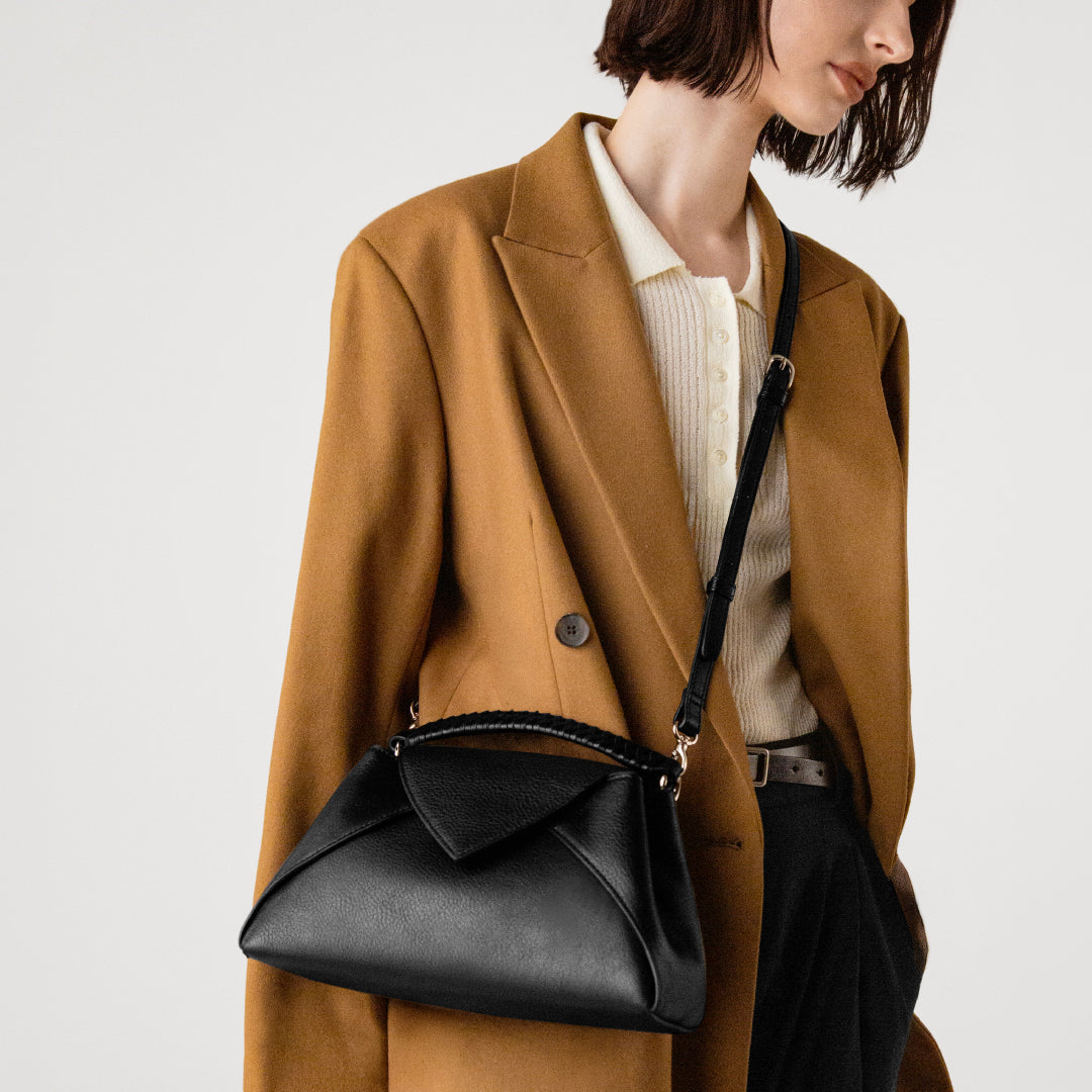 Petalia M
