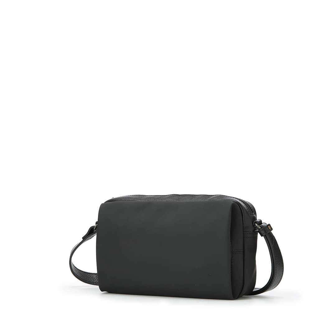 Blind Soccer Shoulder