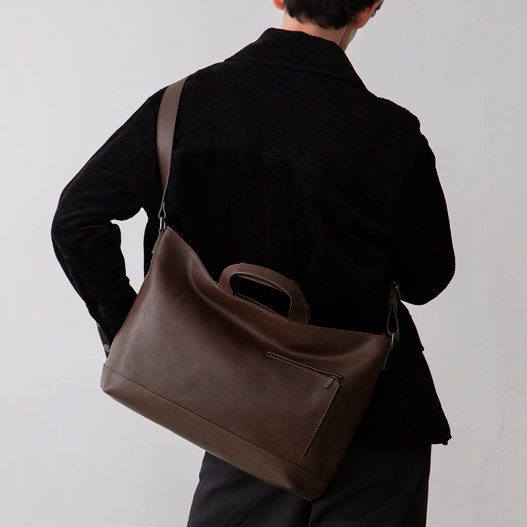 Grained 2 Way Shoulder