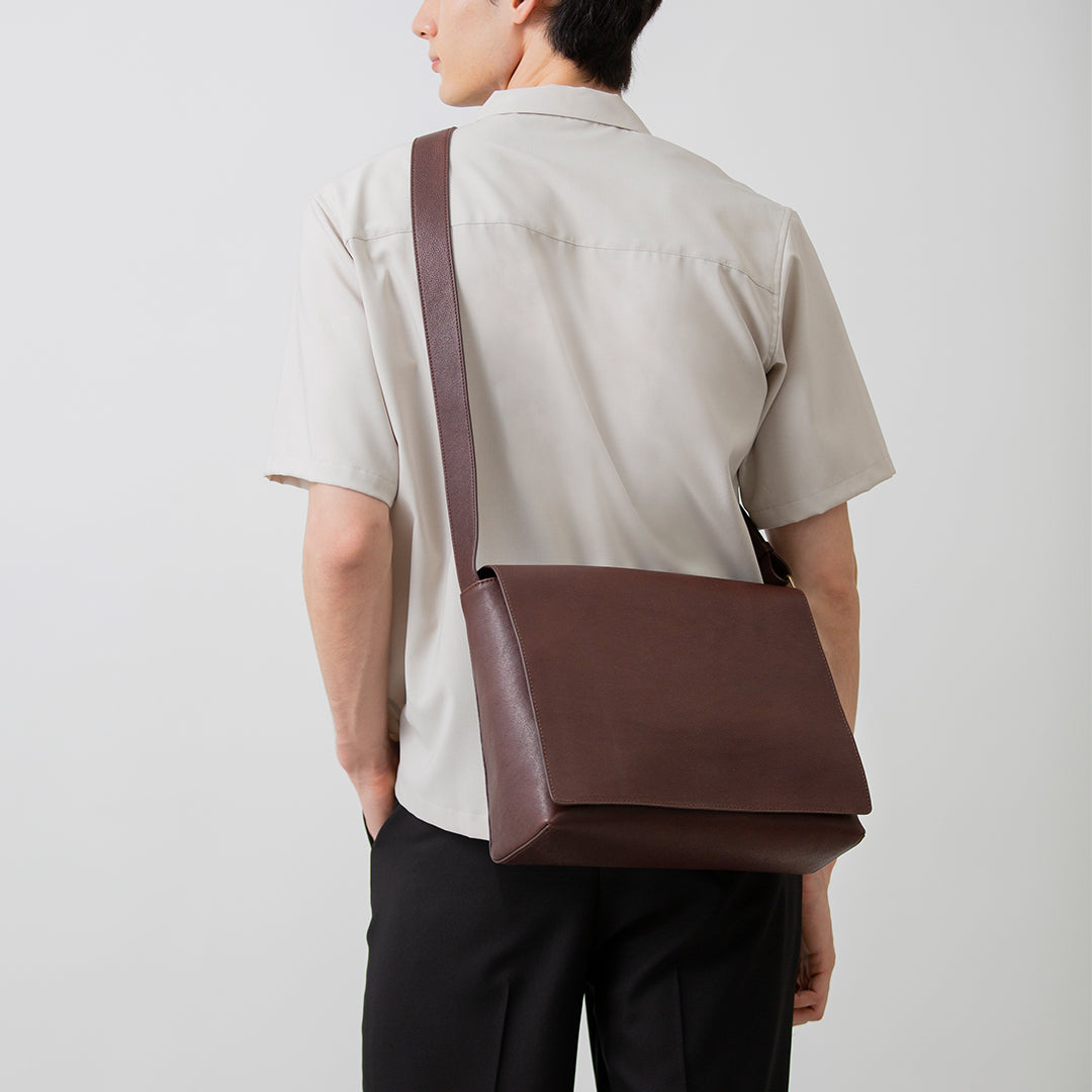 Grained Flap Shoulder