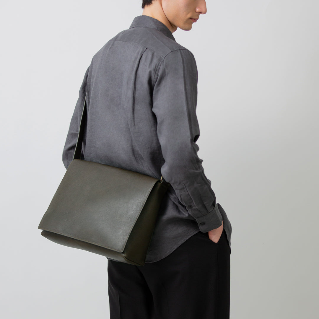 Grained Flap Shoulder