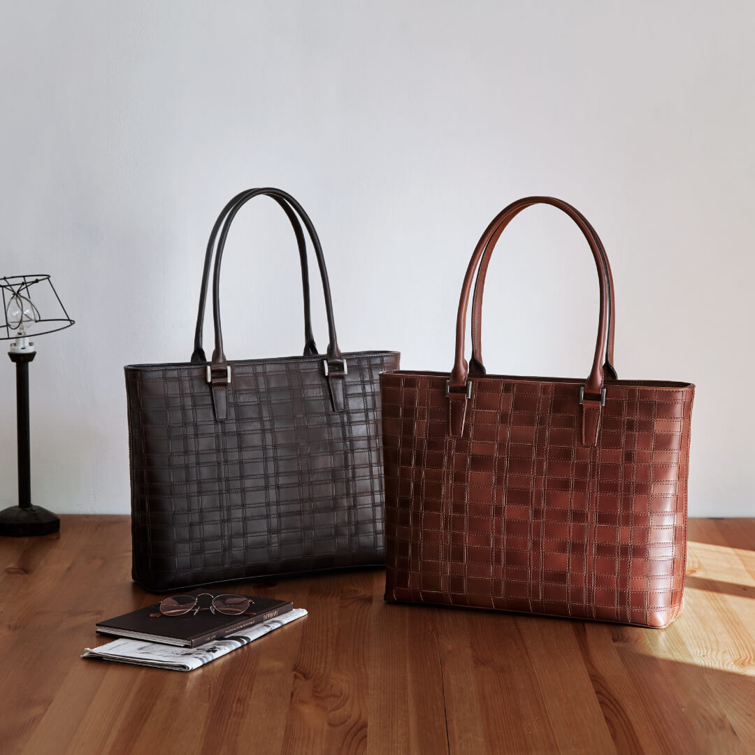 Antique Mesh Slim Tote