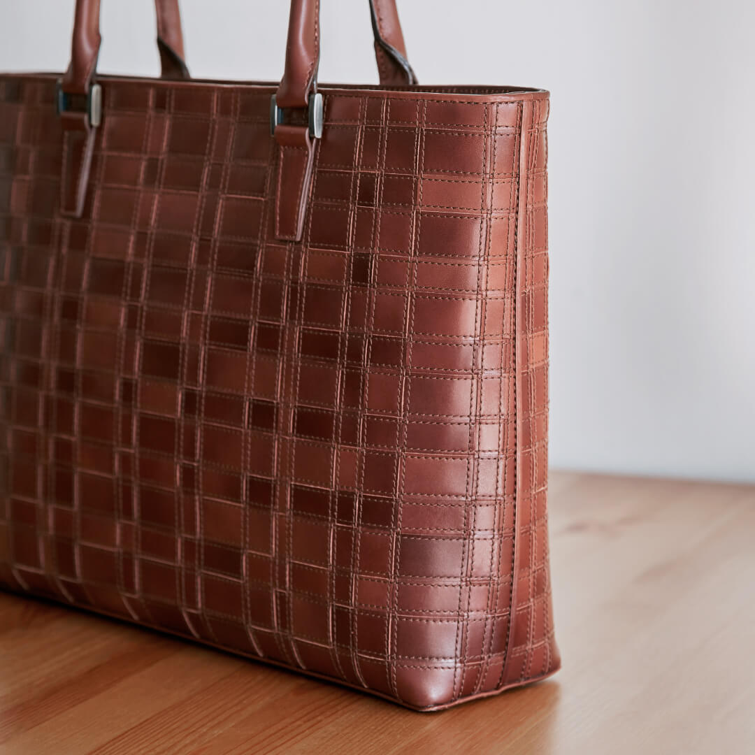 Antique Mesh Slim Tote