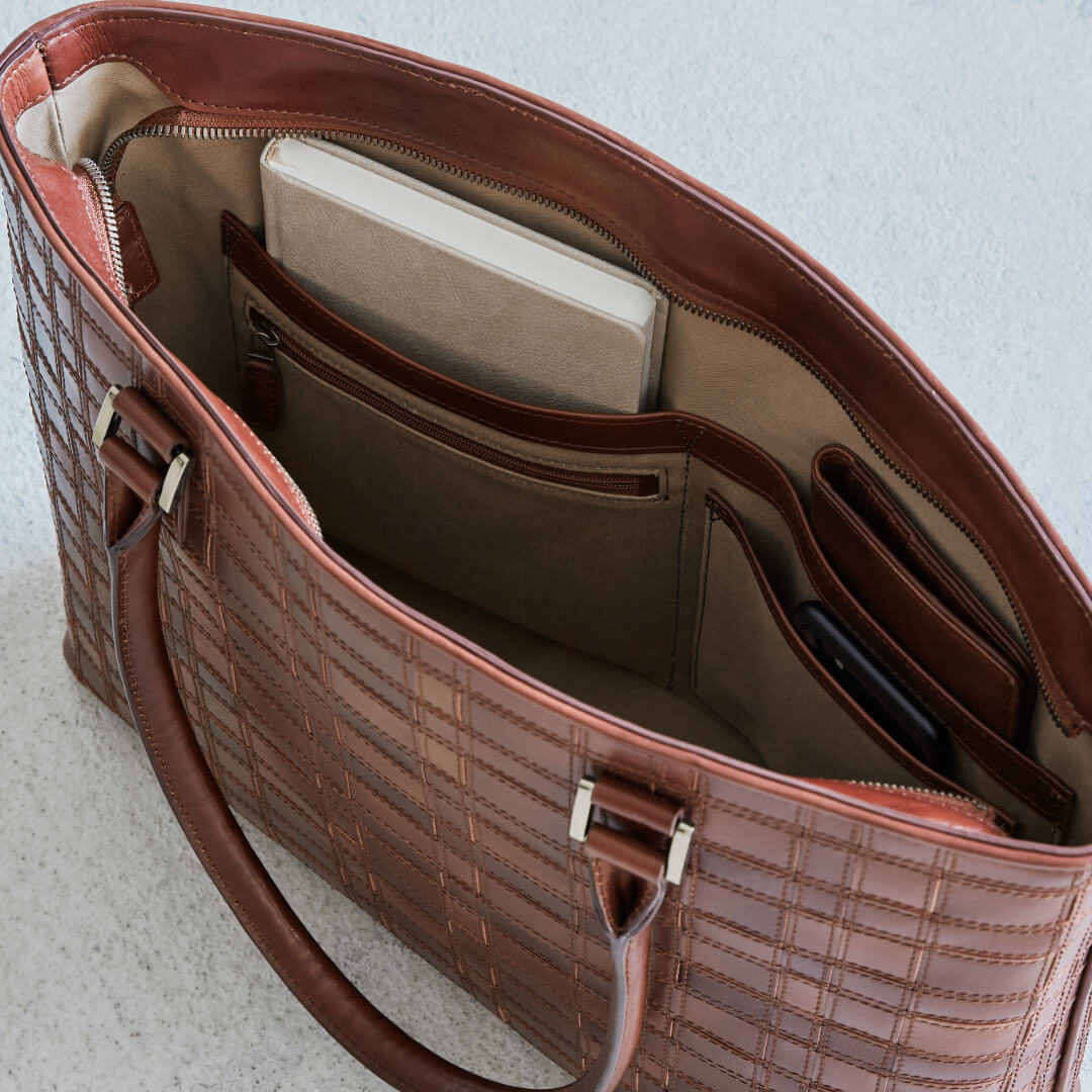 Antique Mesh Slim Tote