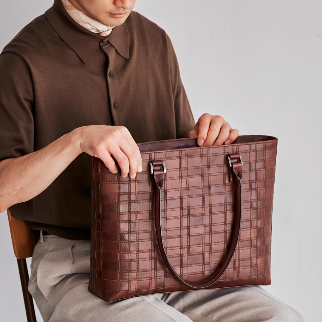 Antique Mesh Slim Tote