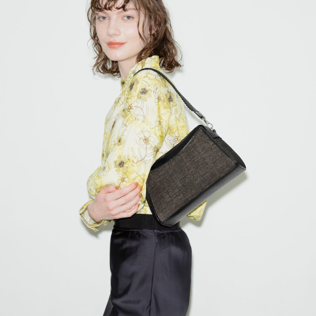 Jutee Shoulder M