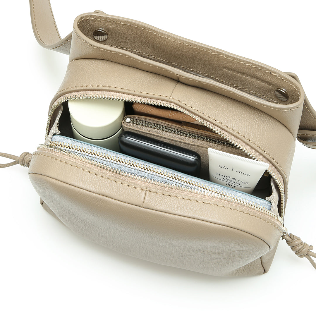Sora 2-Way Shoulder Bag M | Travel Friendly