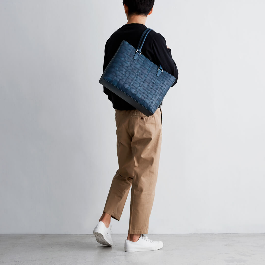 Antique Mesh Slim Tote